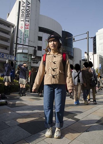 「F◎UiTSですけど？」で騙した原宿青文字系ＪＫ嫌々ハメ撮り…でもマン汁迸り！