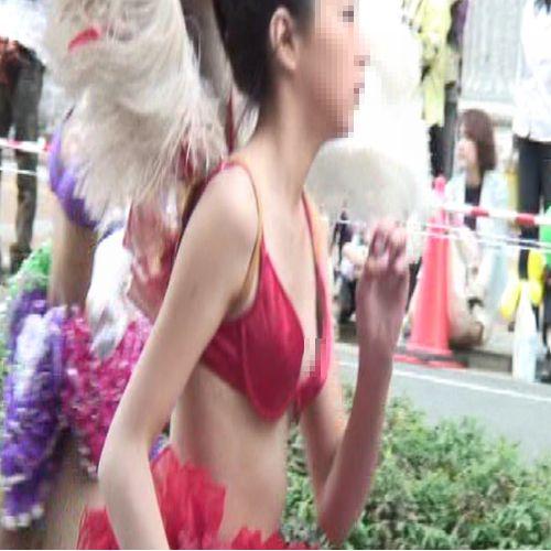 見ごたえあり！サンバダンサーさんたちの風景はとっても楽しい...