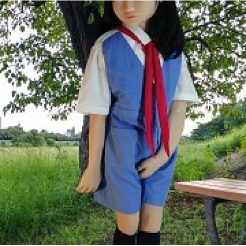 070【背景付き写真】我慢できなくてお外でおしっこ