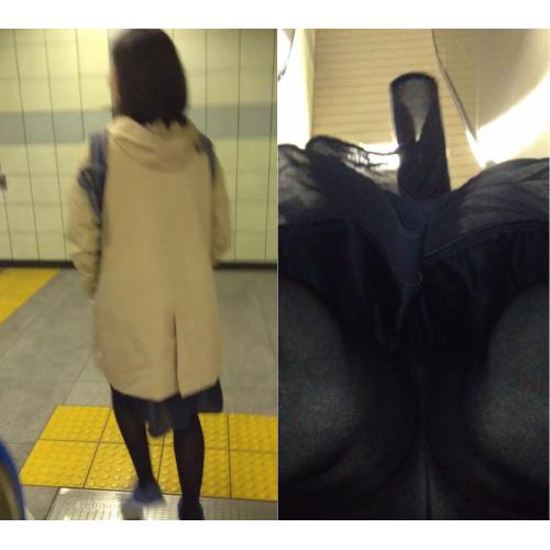 スポーティーOLさんの黒パンスト×白パンティ