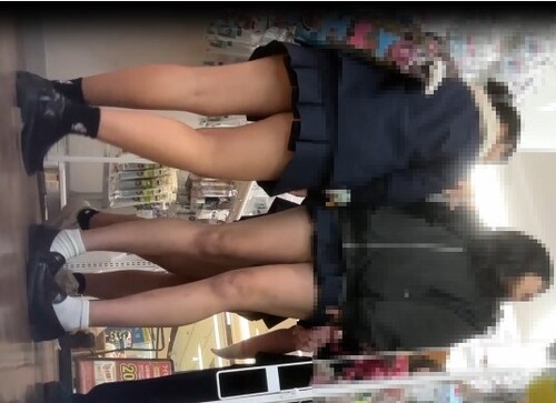 JKお宝#75 ミニスカで生パンJKと おもらしJK