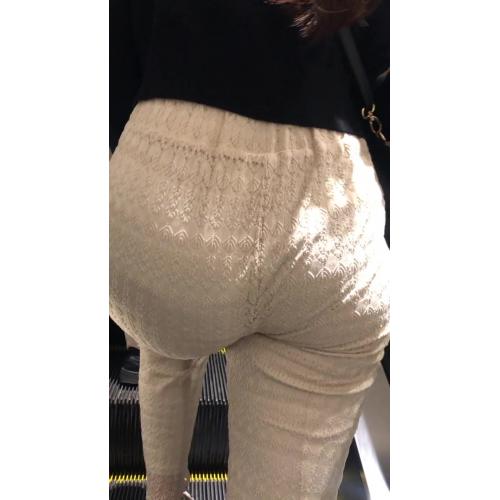 【期間限定】デカケツ　食い込み見せつけ