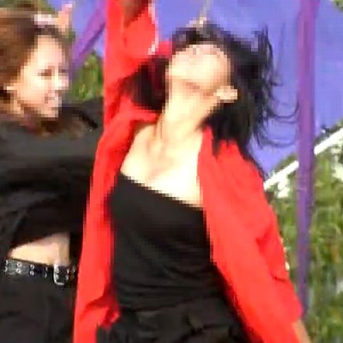 激しく動く踊りで大興奮！とっても楽しい作品です！！1-37