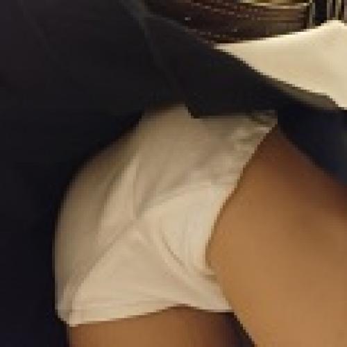 制服女児の逆さ撮りベスト vol.1