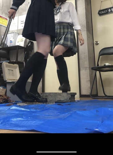 2回目撮影ハーフ顔神がかり的可愛さの清楚JDと超美人清楚系友達　制服編