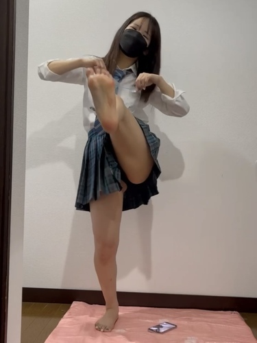 【新作サンプルあり】美脚◯Kクラッシュ！コ◯ロギ60匹を一瞬でぺちゃんこに…