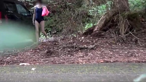 【盗撮風】野外でスク水から私服へ着替えする女子高生 約4分