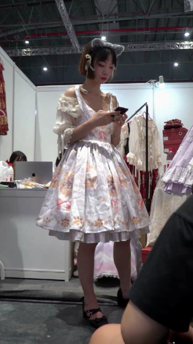 高画質 アジア圏のコスプレ逆さ122