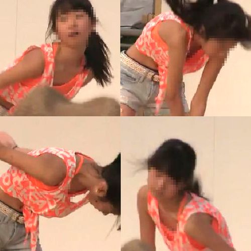 エロいおっぱいの谷間発見！！揺れまくり！！t1-141【高...