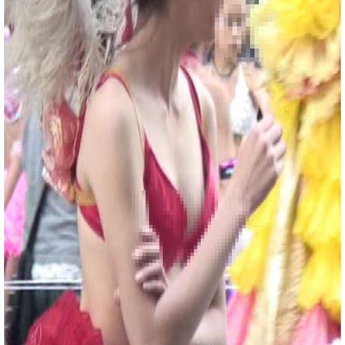 見ごたえあり！サンバダンサーさんたちの風景はとっても楽しい...