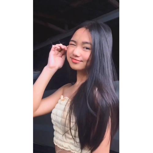 [10-03]地元ではスーパー有名な可愛い子女の子が1年ぶ...