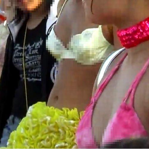 画質アップしました！大勢のサンバダンサーの素晴らしいショッ...