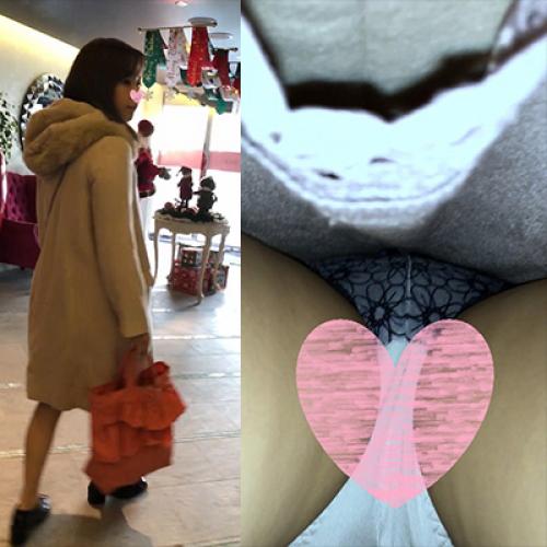 【パンチラ盗撮は鮮度が命！！】真冬でも逆さ撮り