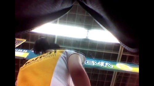 【盗撮風】働くお姉さんの逆さ撮り、今日は何色のパンツを履いている？　約13分