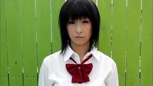 【廃盤】処女巨乳アイドルがぎりぎりまで魅せることに挑戦　約72分