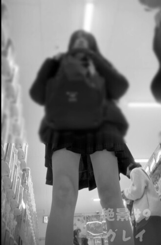 絶景#9 細身体型の白パンツ