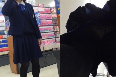 制服Kの立ち読み中に...？