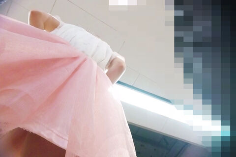 お姉さんを前と後ろから