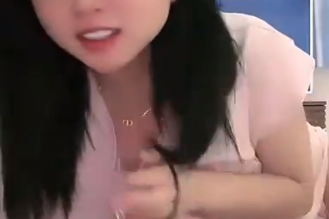 可愛いたぬき顔の横乳胸チラ配信【スマホ対応動画】