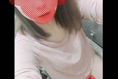 【こんな可愛い子の放○姿が見れるとは！！】美女自撮り！！