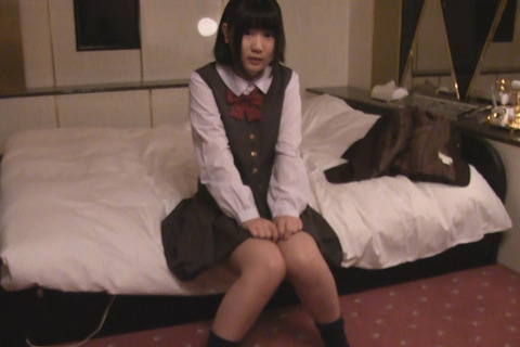 これが合法の限界！なか3本物処女のグニュリ