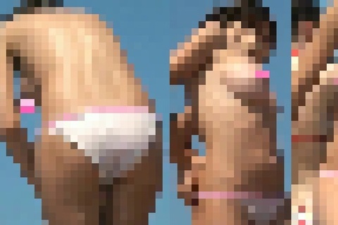 突然おっぱい丸出しにしちゃう巨乳JK♪ノーブラ乳揺れ♪