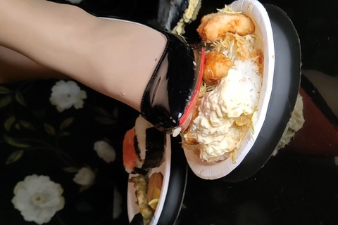 みくちゃんのハイヒールでフードクラッシュ　VOL1