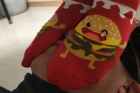 渚ちゃんの机の下で顔面両足立ちソックス編