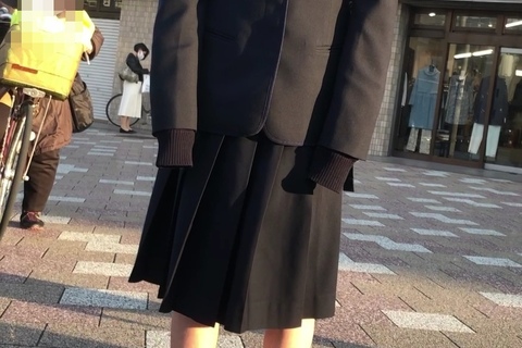 制服逆さ