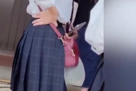 やばいかわいい制服女子のパンチラ