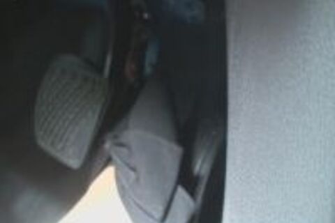 新入社員のペダル踏み アクセルペダル