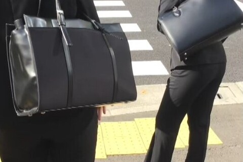 ALLリクスー尻！総勢11名の新卒ムチムチ尻を追跡