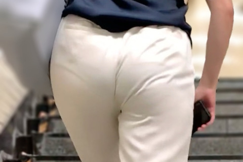 《女心は分からん！恥ずかしいレベルに透けまくるPラインで出...