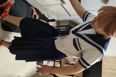 渚ちゃんの私物臭ソックスでストレス発散で顔面踏まれたM男