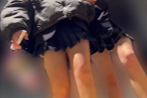 制服逆さ５