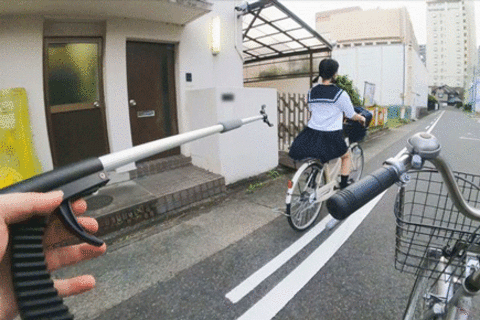 J自転車①17回めくりパンチラ