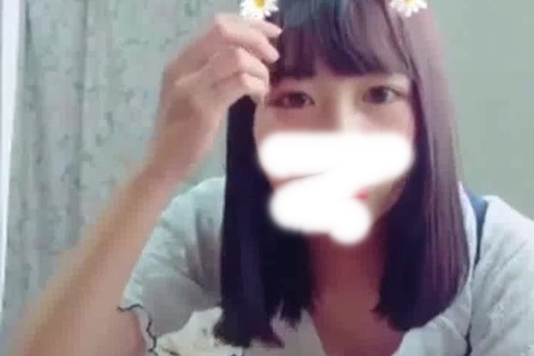 初夏の夏休みでエンジョイする娘