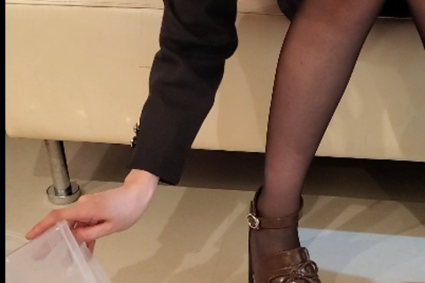 新「エルザさん」サイドカットヒールローファーカブトムシ１セ...