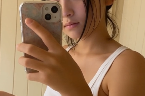 自撮りの女の子！