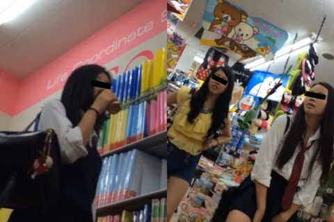 制服Kの逆さ撮り①