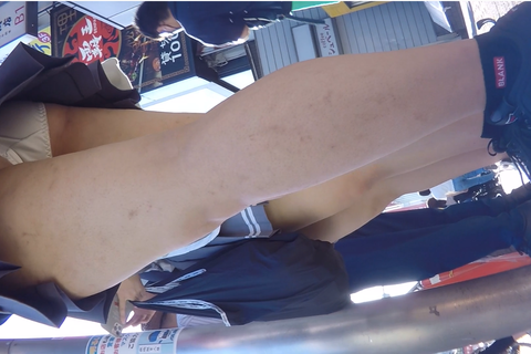 お買い物JK　美脚ローアングルパンチラ　その17