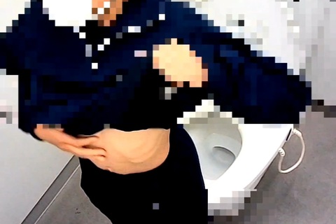 新某○校風トイレ上から視点５