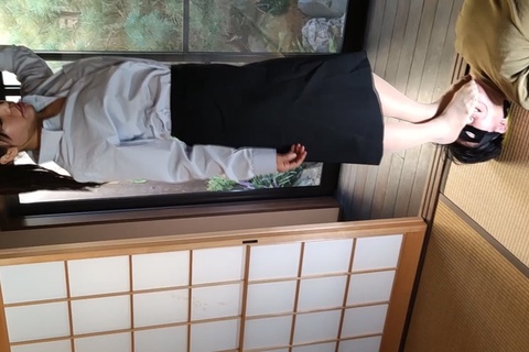 顔面足つぼマッサージ機になってみくちゃんのストッキング足で...