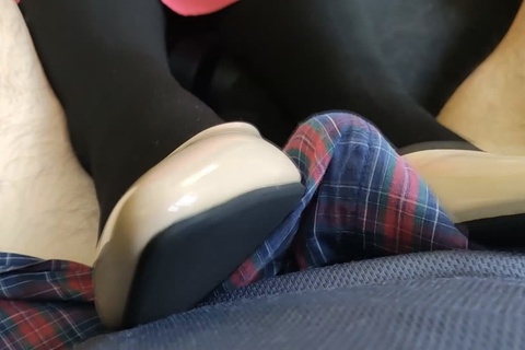 渚ちゃんのパンプスでパンツの上から超絶テク足コキ　ＶＯＬ２最終章