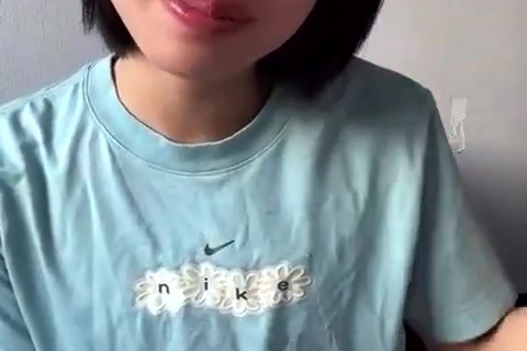 何でも答えてくれる清純女子