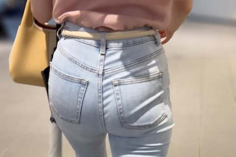 《良い肉付きだ！港区女子でいそうな美女の美巨尻》