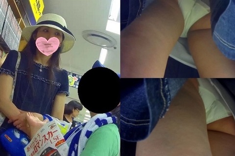 子連れ人妻パンチラ逆さ撮り03