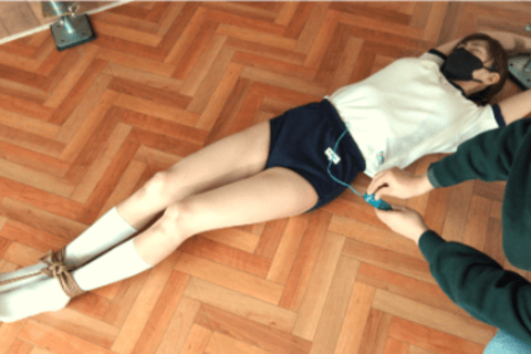 汗ばむブルマ 焦らされて痙攣するクリ