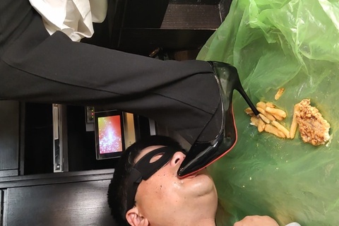 めいちゃんのエナメルヒールでポテトクラッシュ責め