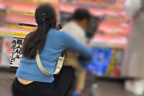 パン線を接写！！！Jの豊かなおっぱいとお尻！！！